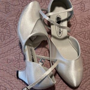 Featherlite Ballroom Dance Shoes - 9 Narrow - Carol White Satin, 1.3" Heel